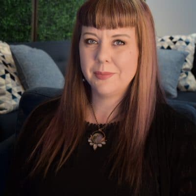 Asta MacBaine headshot