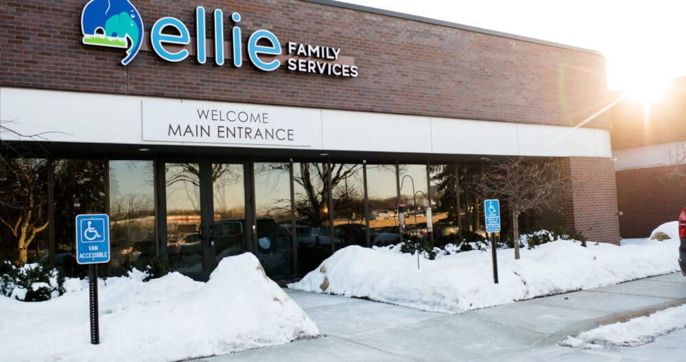 An exterior image of a commercial office building in Mendota Heights, Minnesota where an Ellie Mental Health Therapy and Psychiatry Clinic is located.