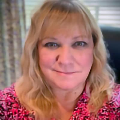 Debbie Whittemore headshot