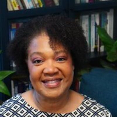 LaShelle London headshot