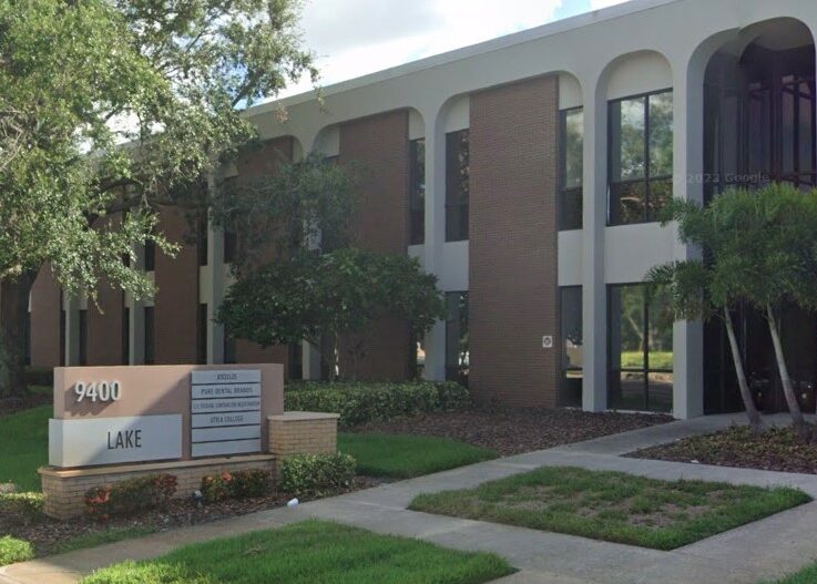 A commercial brick building where the St. Petersburg, FL Elie Clinic is located.