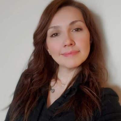 Maya Radoslavova headshot