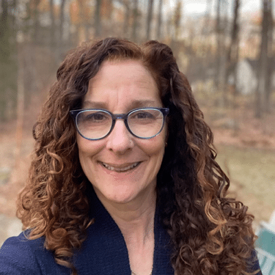 Pam Huntress headshot