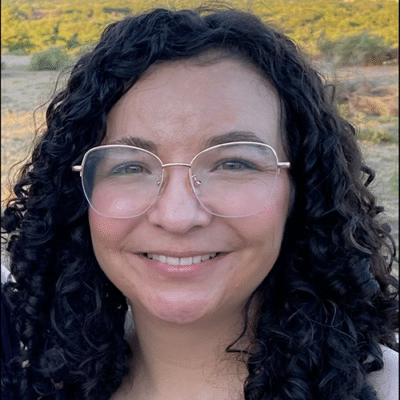 Annie Mayfield headshot