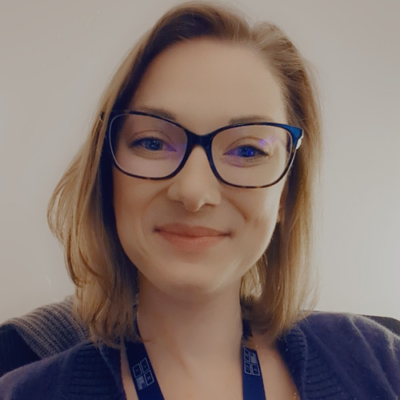 Elizabeth Huey headshot