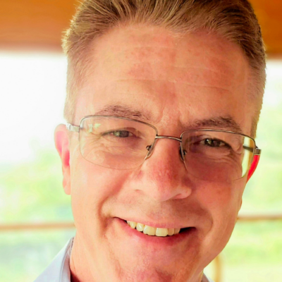 Tom Stevens headshot