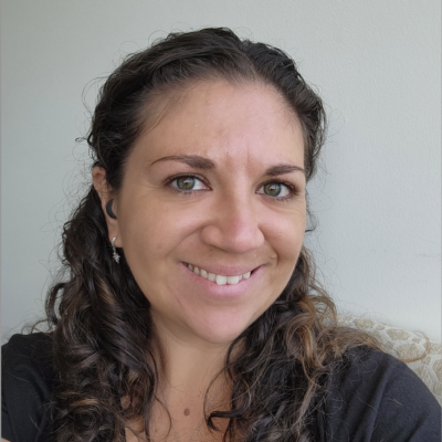 Caroline Mendoza headshot