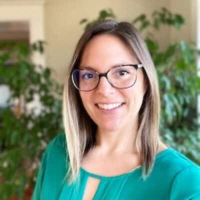 Danielle Eon headshot