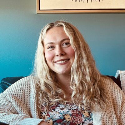 Lizzy Osborne headshot