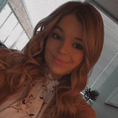 Jenna VanderBogart headshot