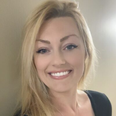 Christina Mangold headshot