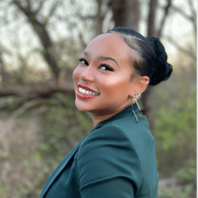 Kayla Thompson headshot