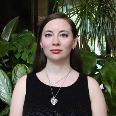 Carrie Currey headshot