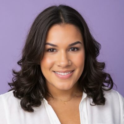 Angie Valdez headshot