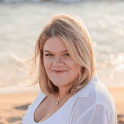 Rebecca Ganzak headshot