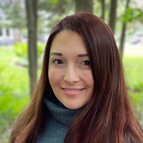 Aprille Arena headshot