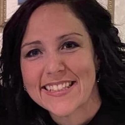 Amanda Shull headshot