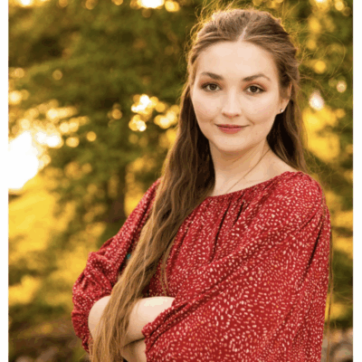 Hannah Russell headshot