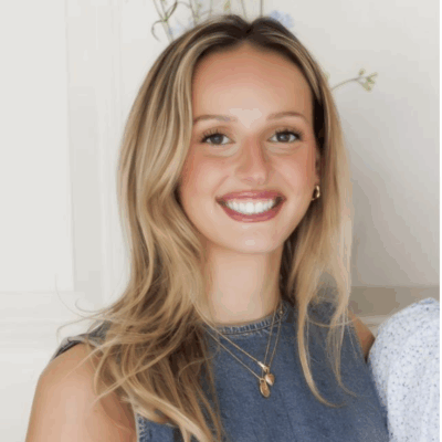 Lily Andrews headshot