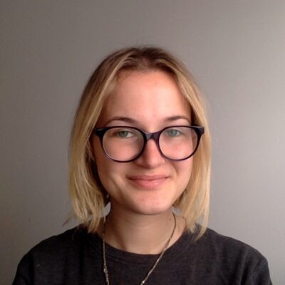 Rebecca Schooler headshot