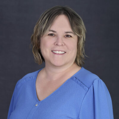 Cris Leigh Jones headshot