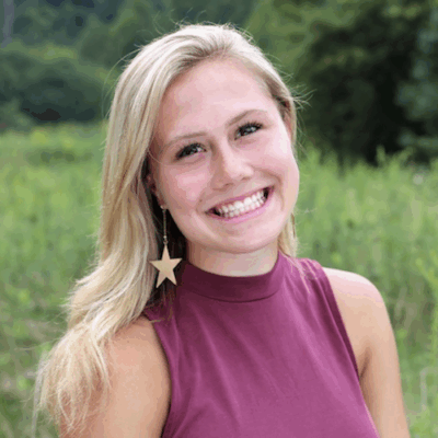 Lindsay Newton headshot