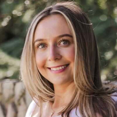 Emily Peters headshot